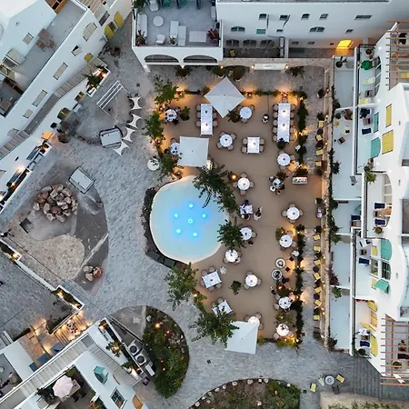 Azure Breeze Duplex Sea View Santorini Palasë